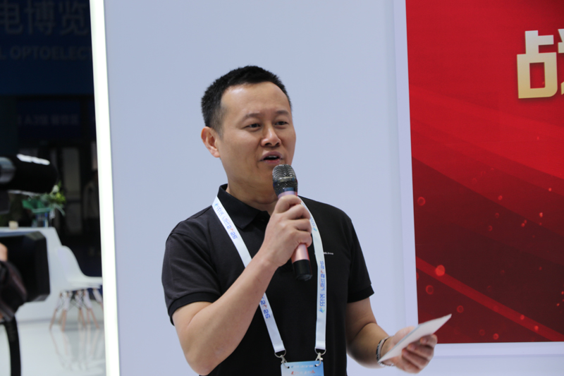 6850d3e24ba57.jpg 898A7128.jpg